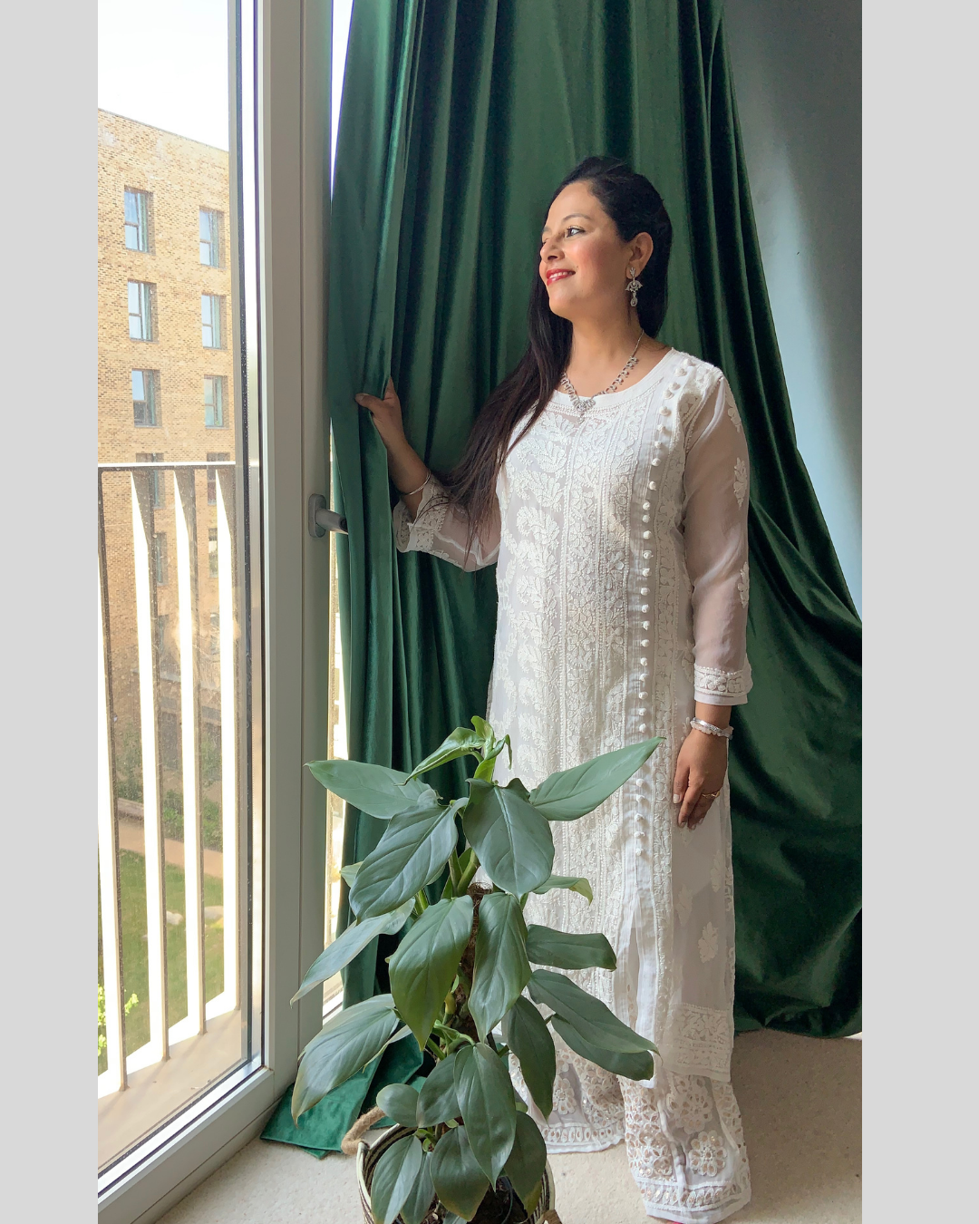Masnavi maheroo white