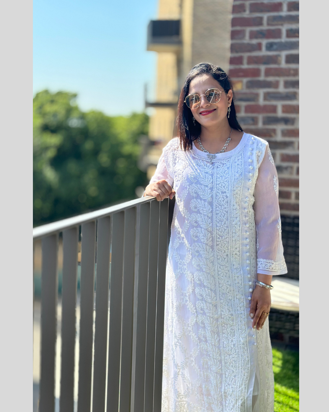 Masnavi maheroo white