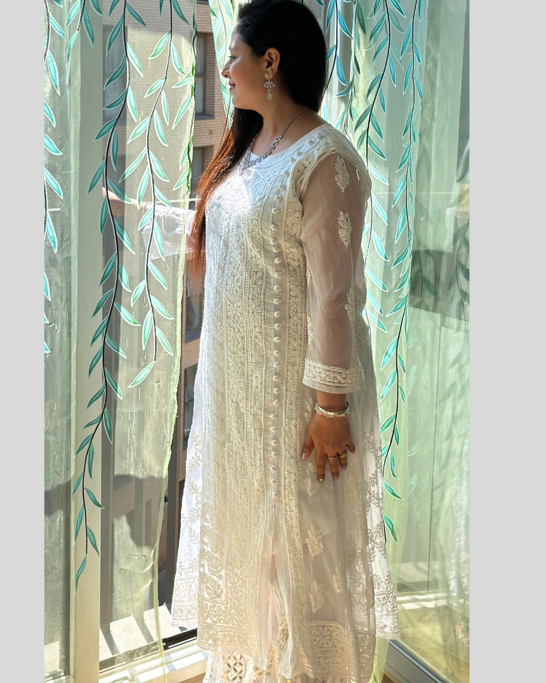 Masnavi maheroo white