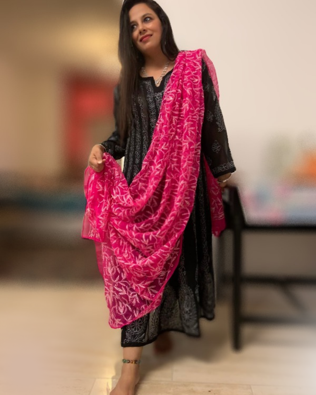 Masnavi chikankari pink tepchi dupatta