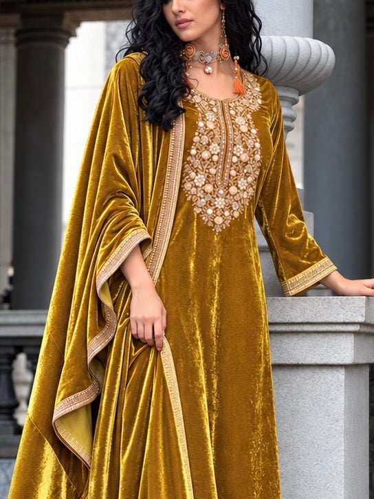 Nazakat makhmali embroidered Velvet Suit Set - Gold